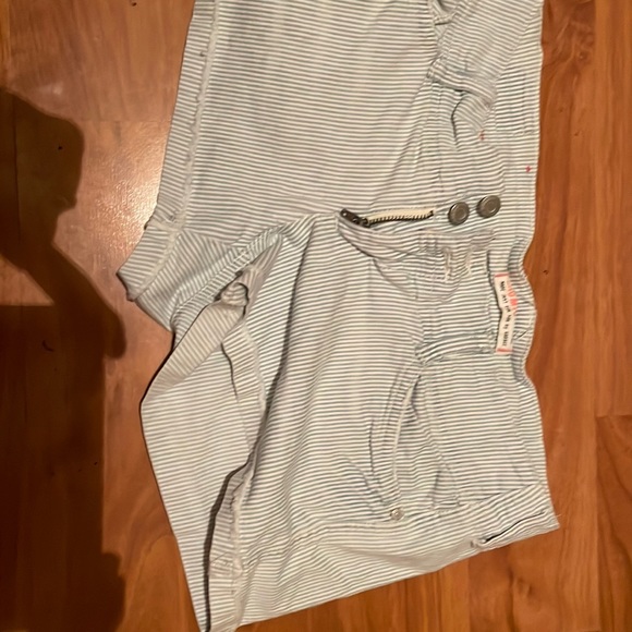 Cute garage mtl shorts - Picture 1 of 4